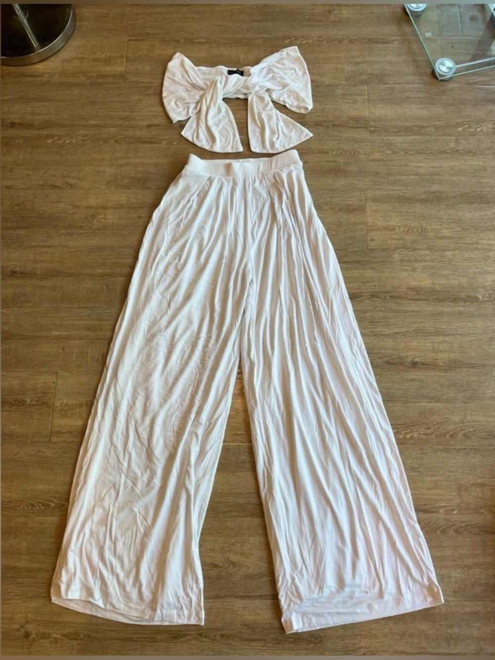 Women’s White Tory Two Piece with Self-Double Layer Wide Leg Pants Small - Picture 2 of 4